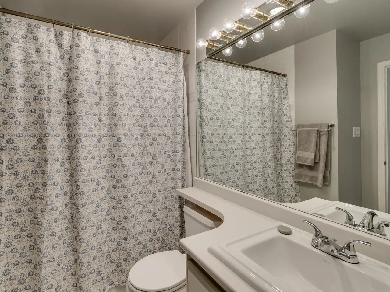 104 33344 2ND STREET