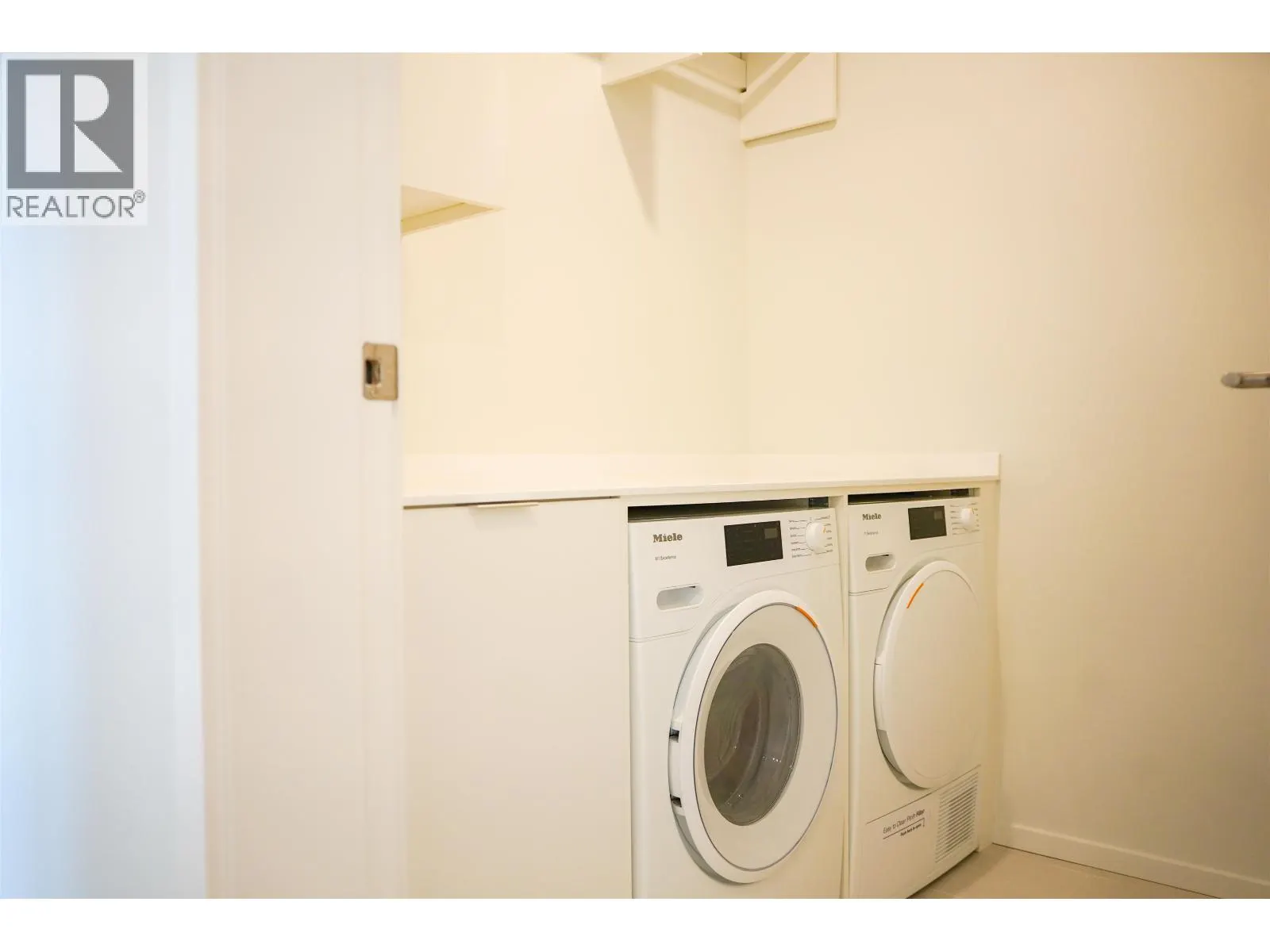 2603 1568 ALBERNI ST