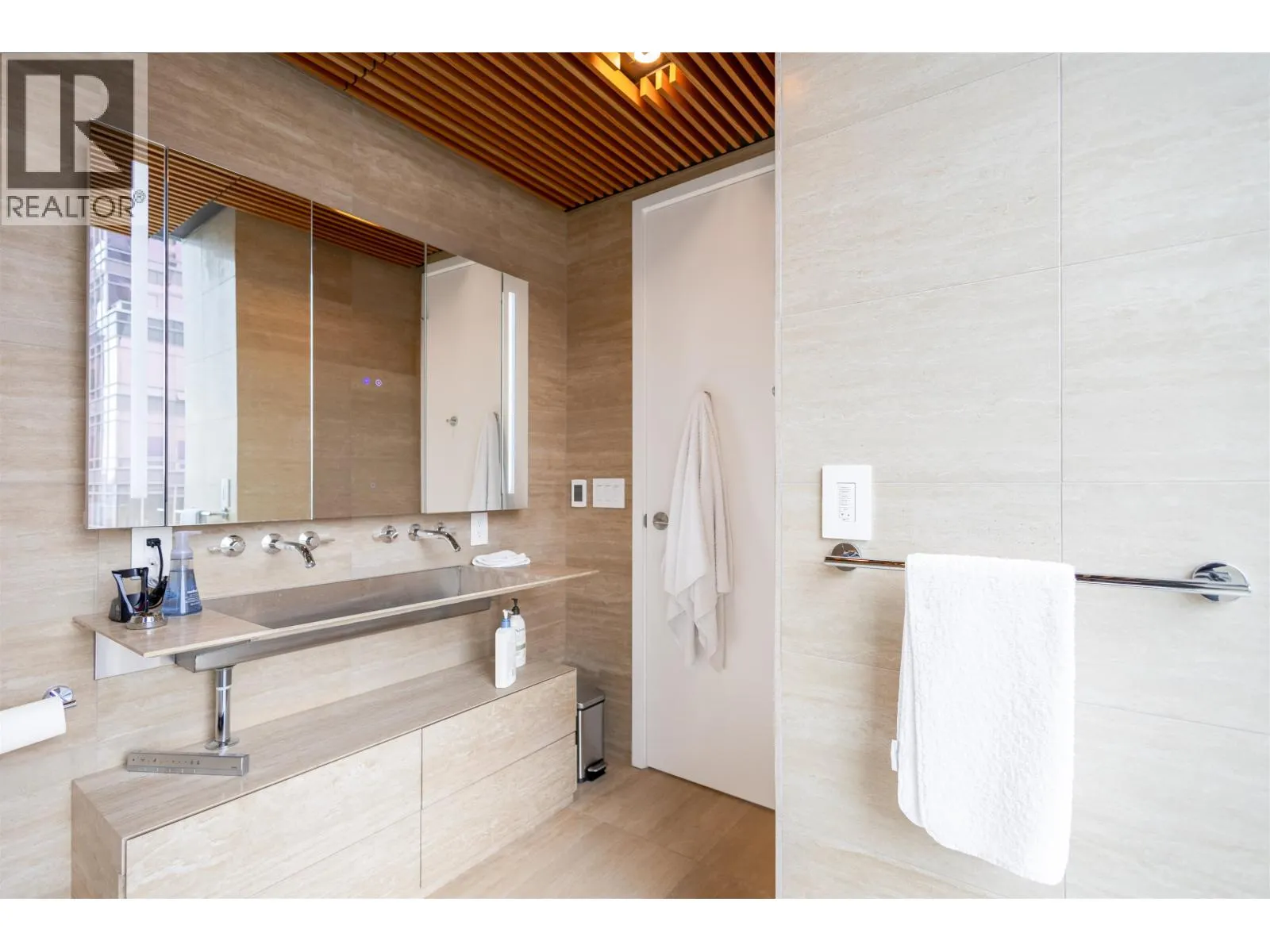 2603 1568 ALBERNI ST