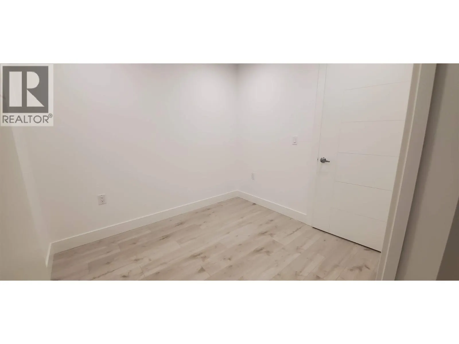 Lower 1XX W 43 AVENUE