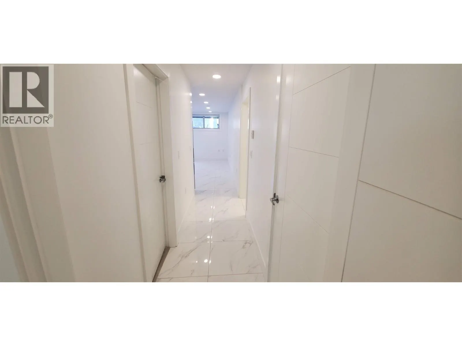 Lower 1XX W 43 AVENUE