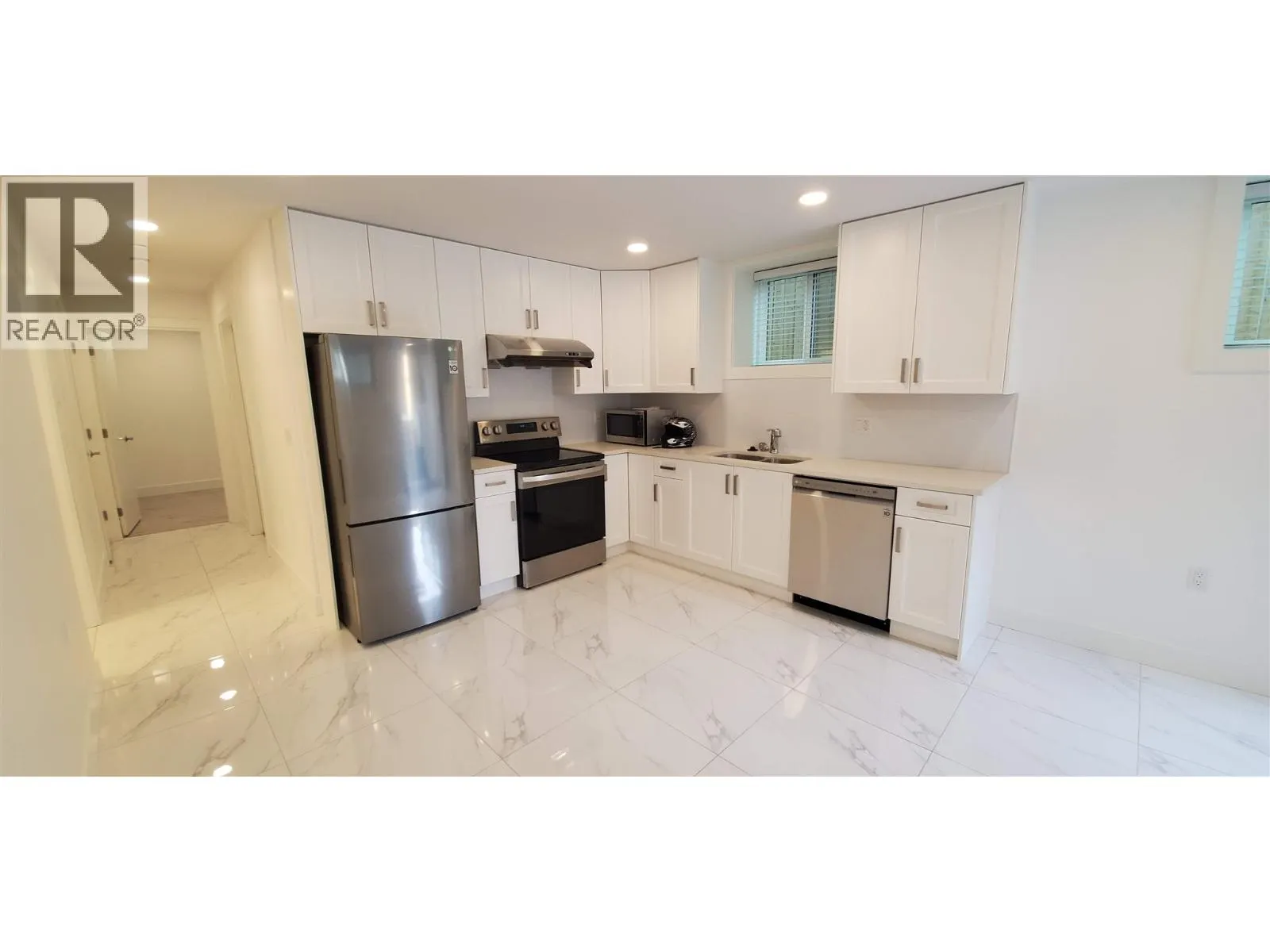 Lower 1XX W 43 AVENUE