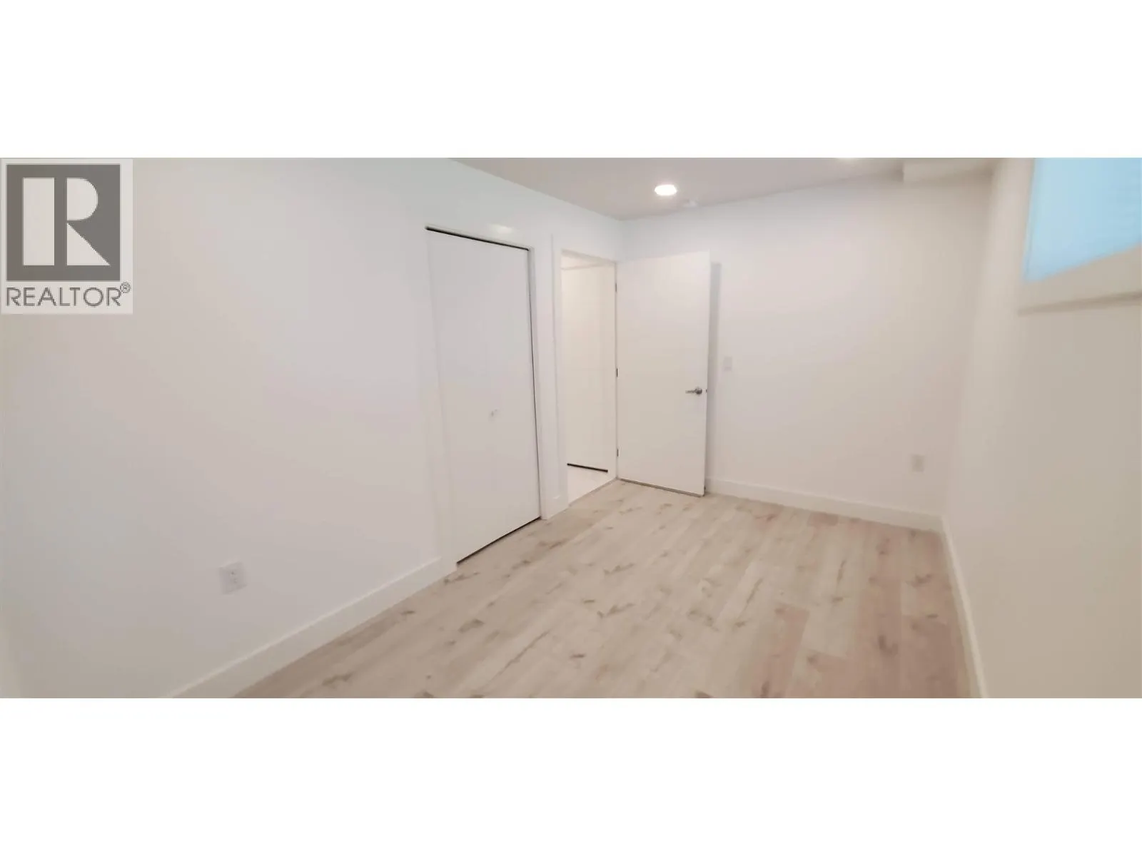 Lower 1XX W 43 AVENUE