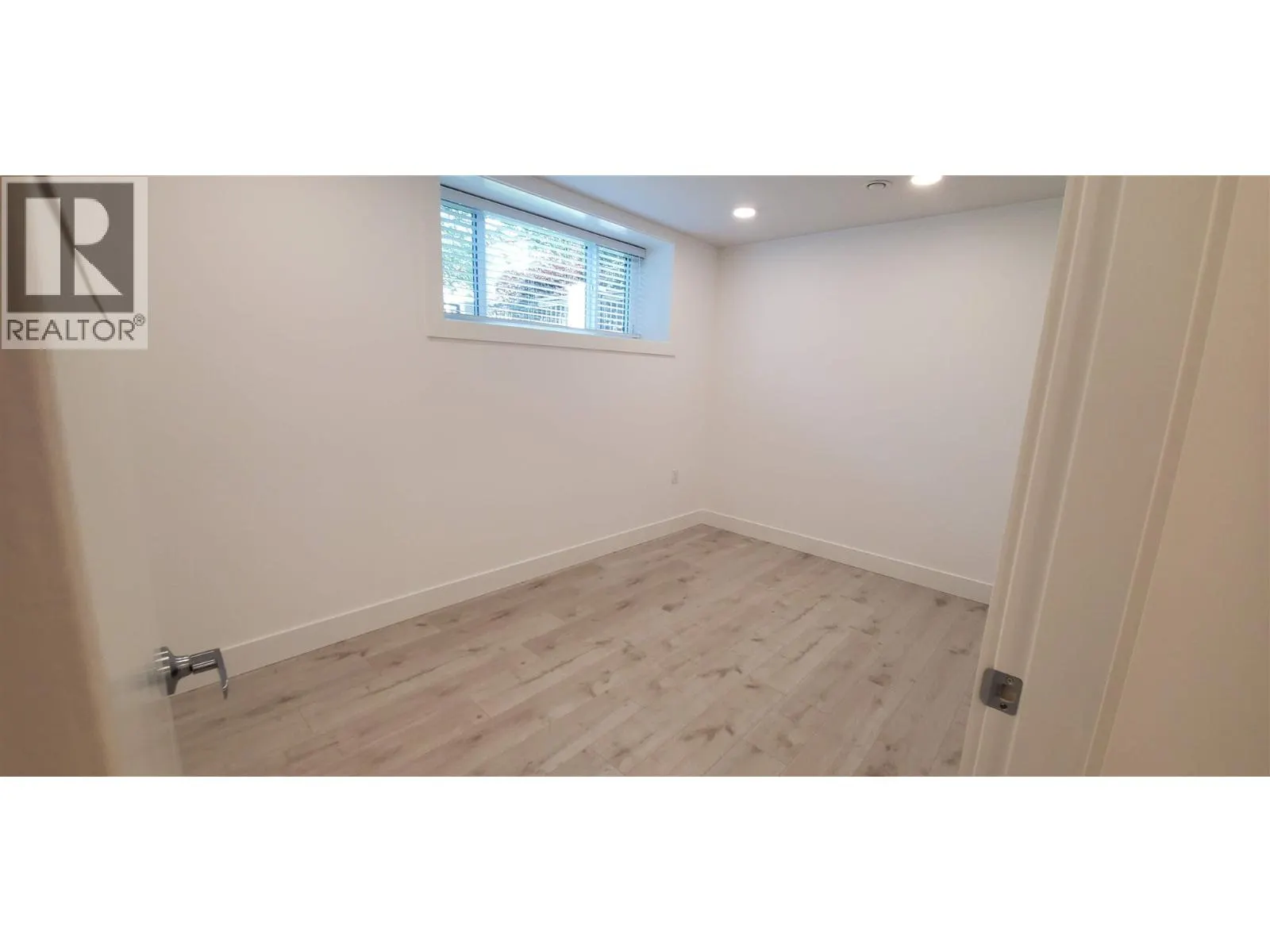 Lower 1XX W 43 AVENUE