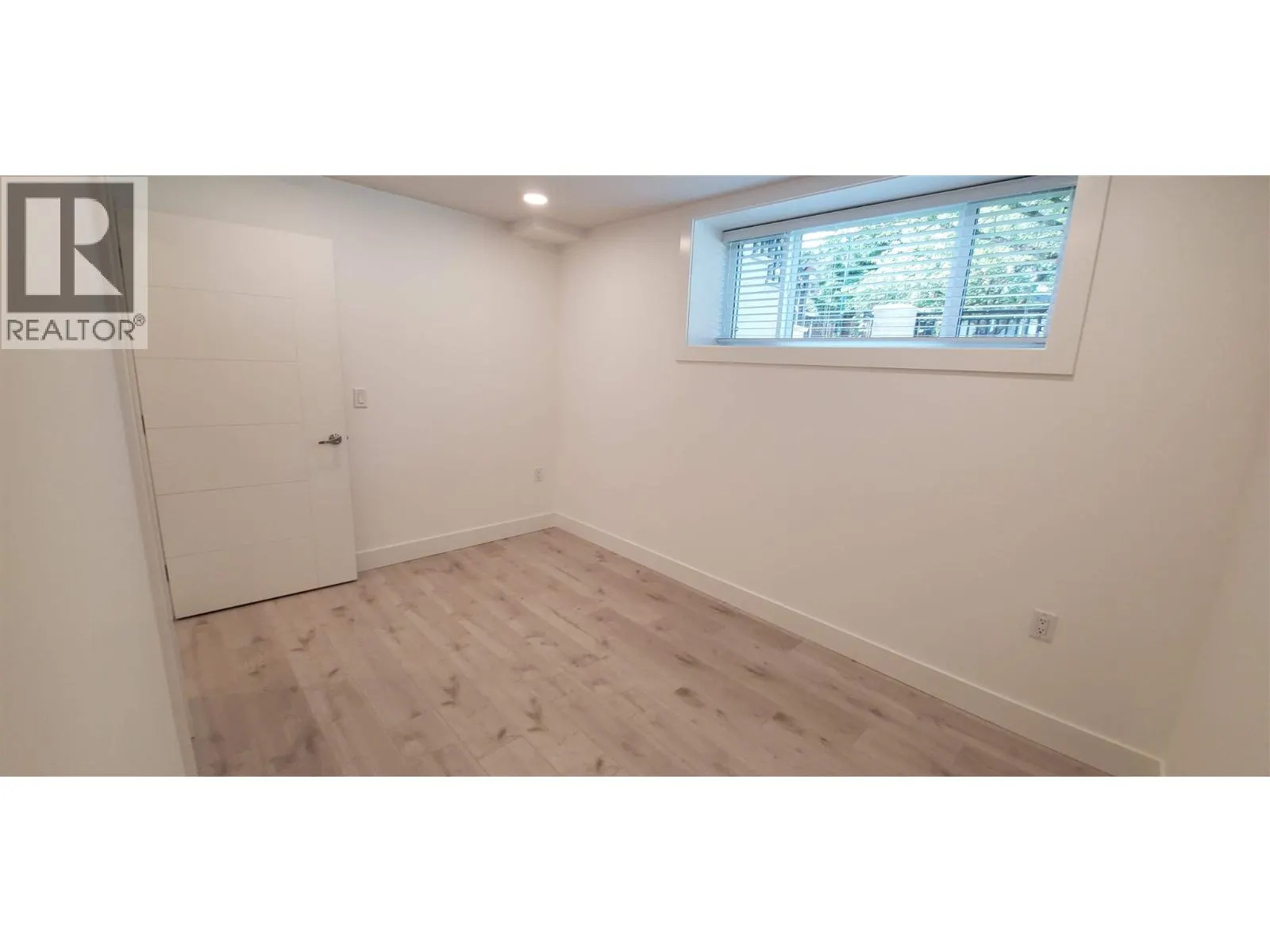 Lower 1XX W 43 AVENUE