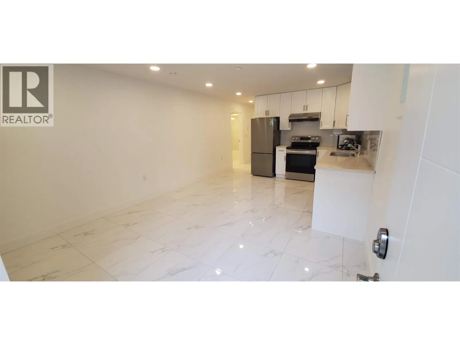 Lower 1XX W 43 AVENUE