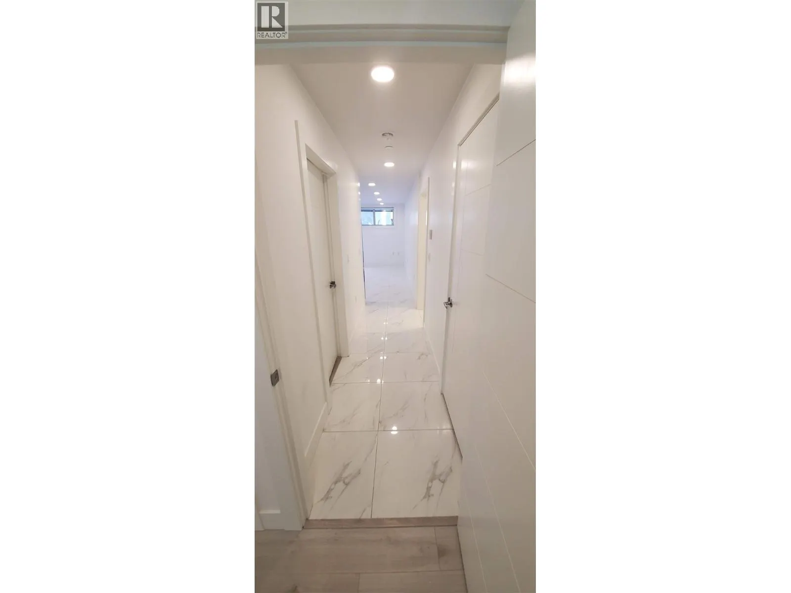 Lower 1XX W 43 AVENUE