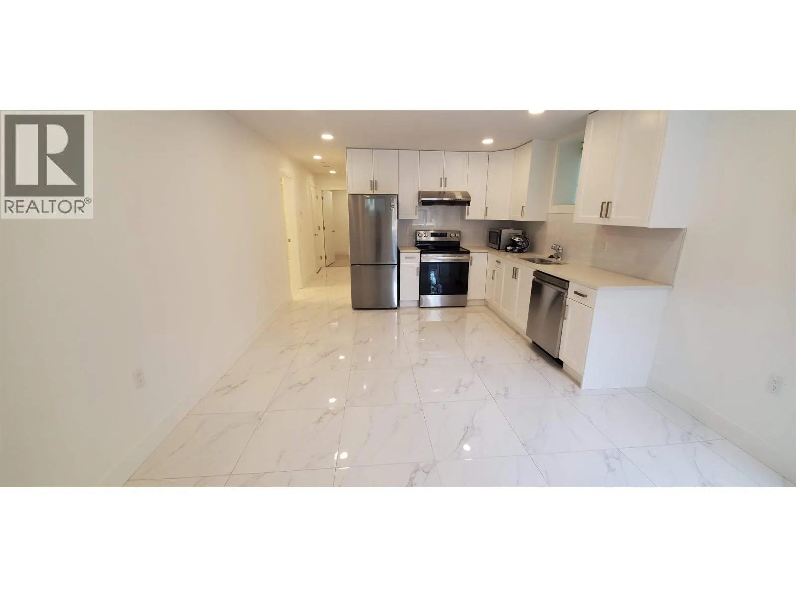 Lower 1XX W 43 AVENUE