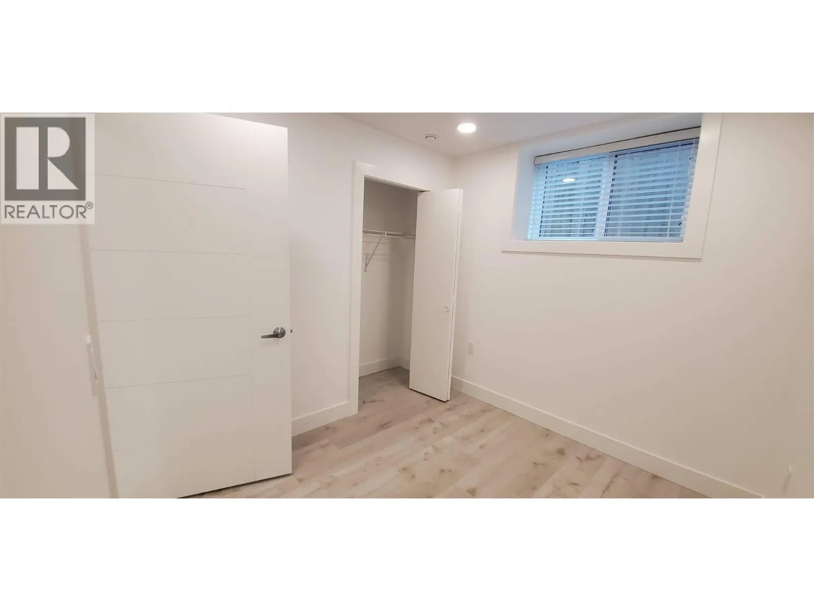 Lower 1XX W 43 AVENUE