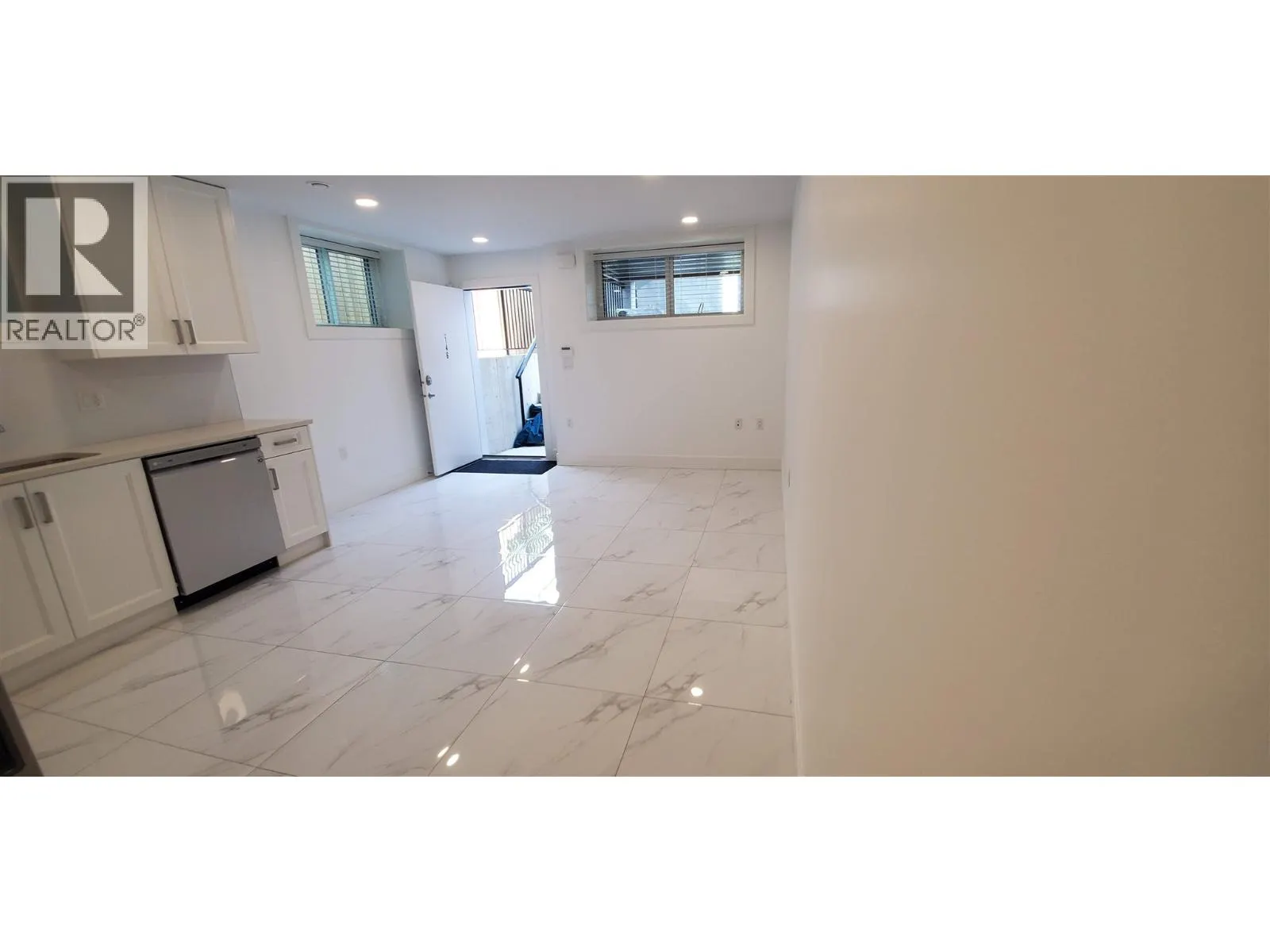 Lower 1XX W 43 AVENUE