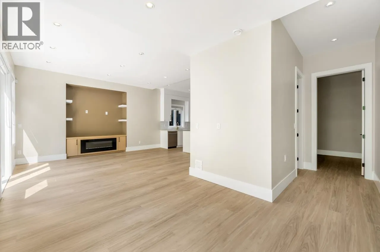 1 4096 NITHSDALE STREET