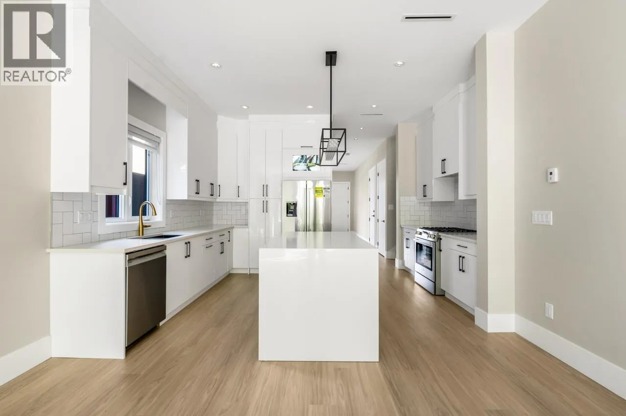 1 4096 NITHSDALE STREET