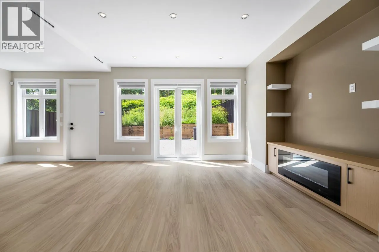 1 4096 NITHSDALE STREET