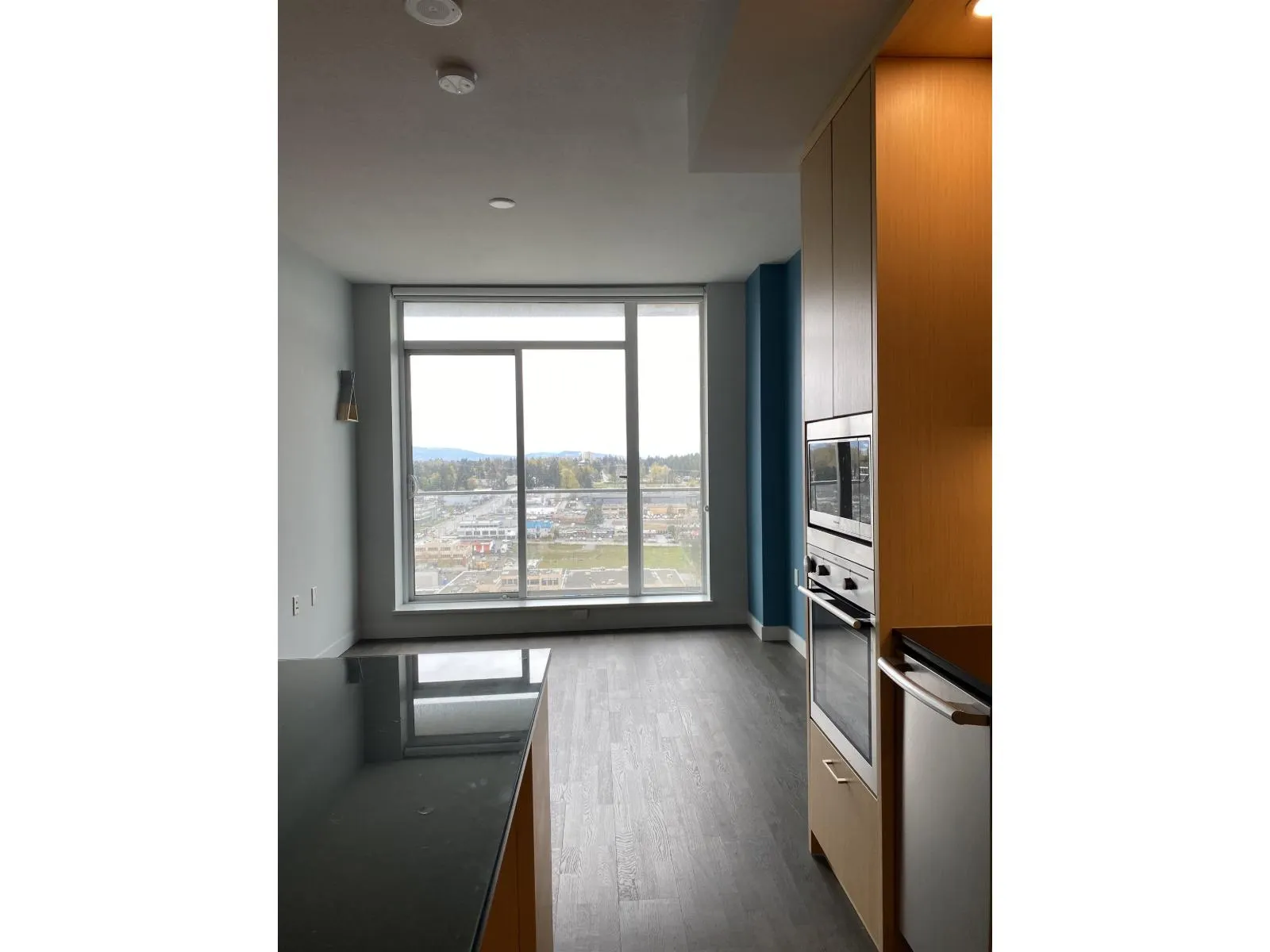 2004 13495 CENTRAL AVENUE