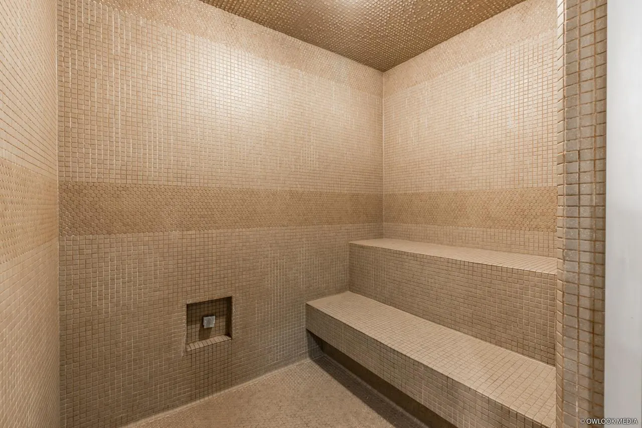 1104 13688 100 AVENUE