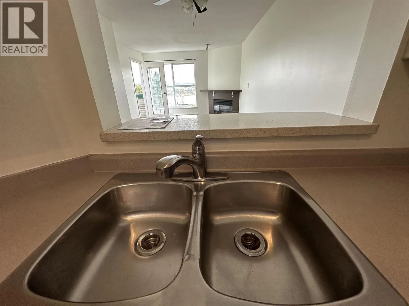 402 509 CARNARVON STREET