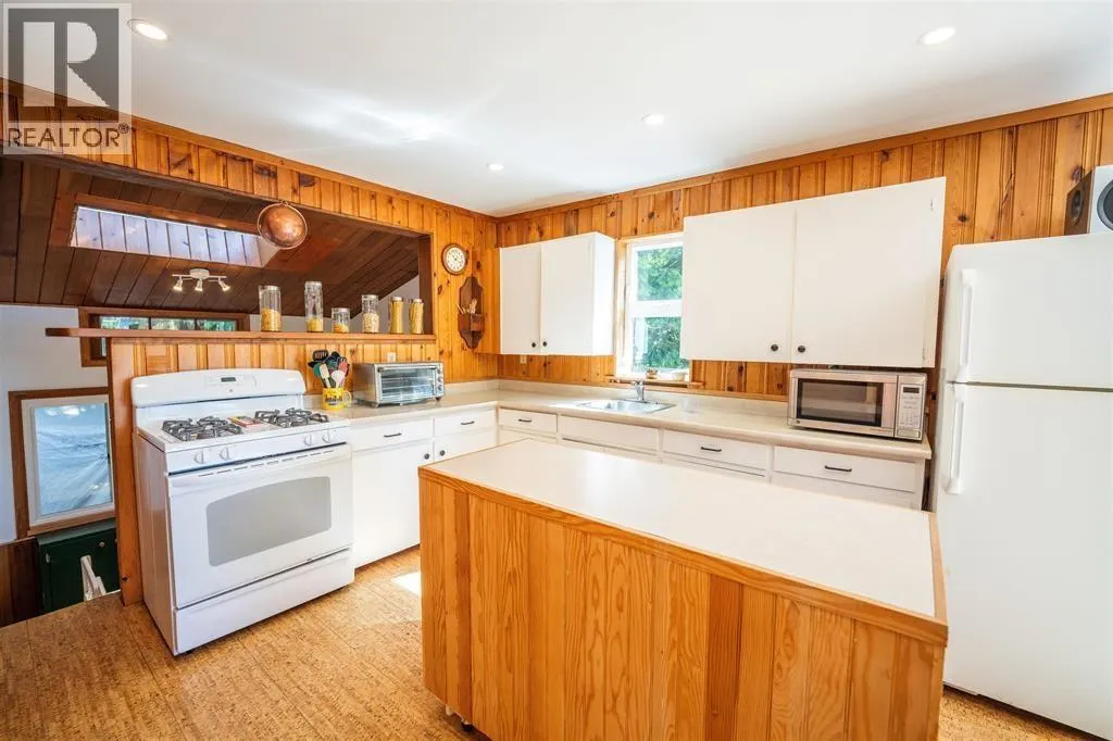 22 BRIGHTON BEACH