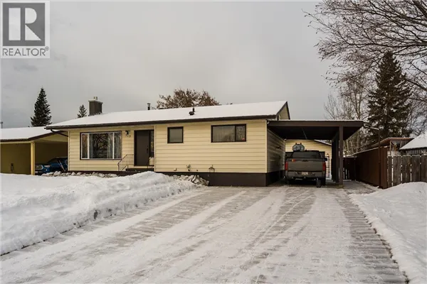 523 WILLIAMS CRESCENT