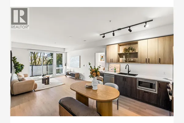 407 2002 ST. GEORGE STREET