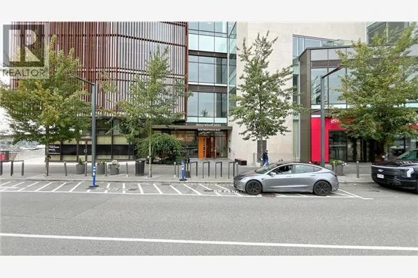 4911 4650 BRENTWOOD BOULEVARD