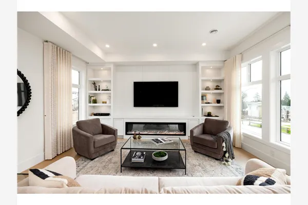 101 1810 165A STREET