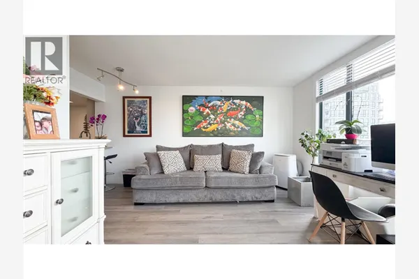 807 838 AGNES STREET