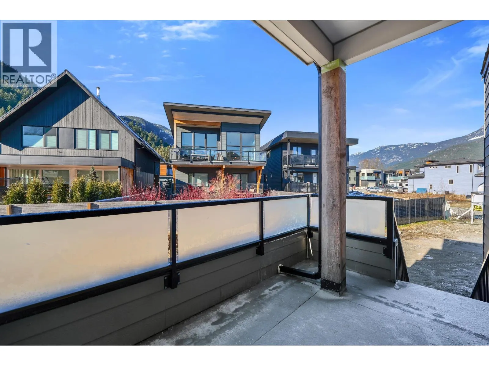 1002 PHARE CRESCENT