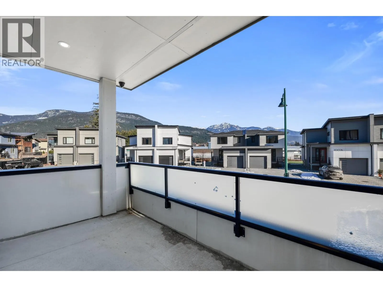 1002 PHARE CRESCENT