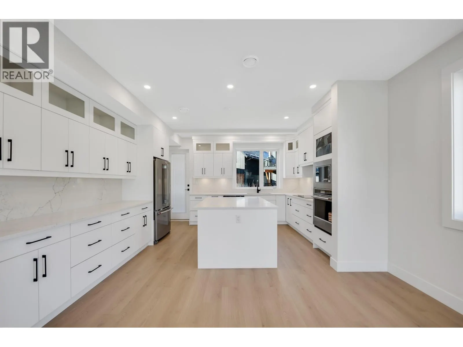 1002 PHARE CRESCENT