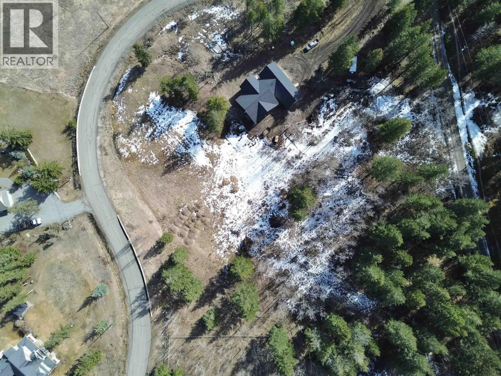 417 WOODLAND DRIVE