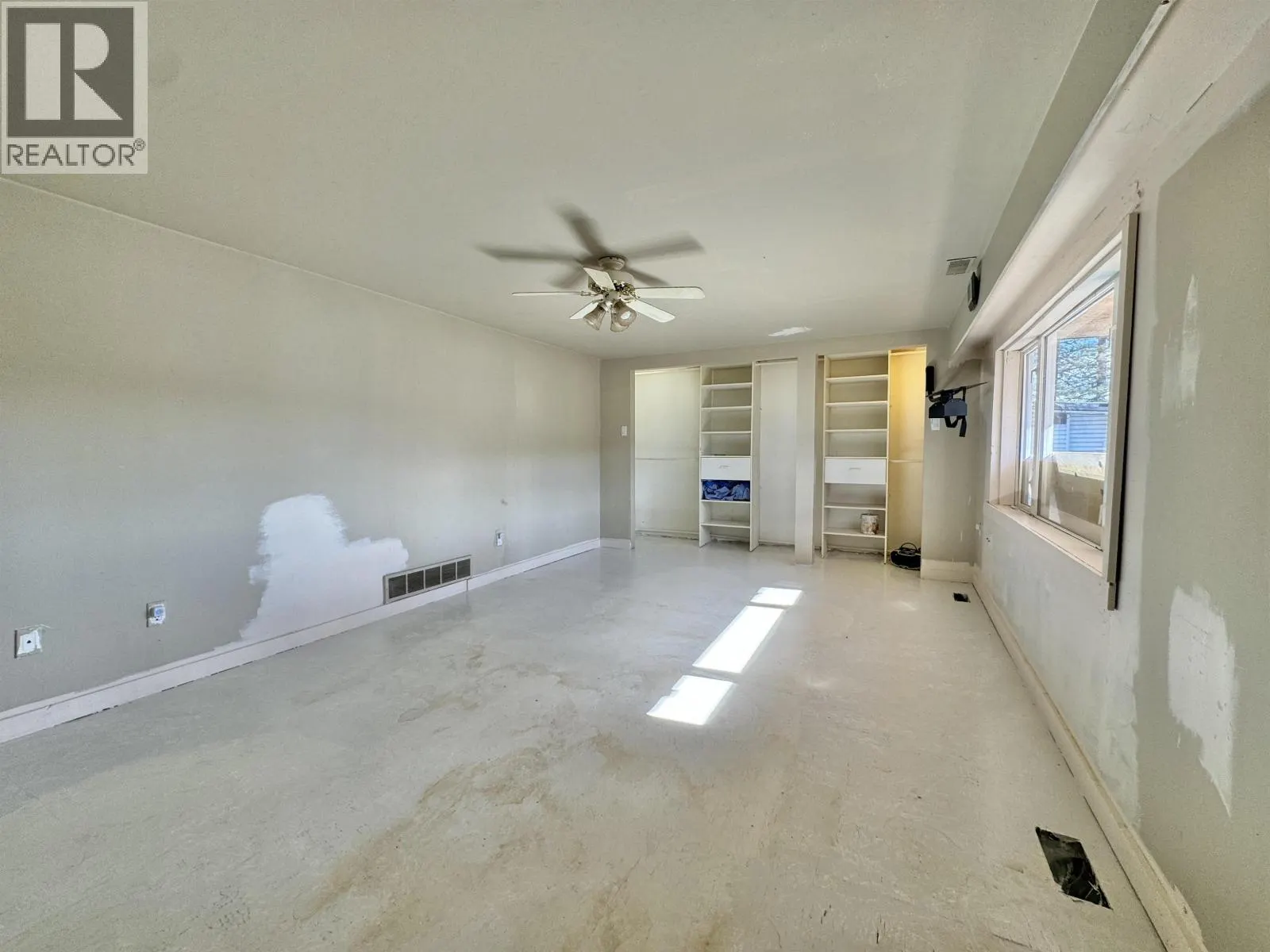 1175 N SECOND AVENUE