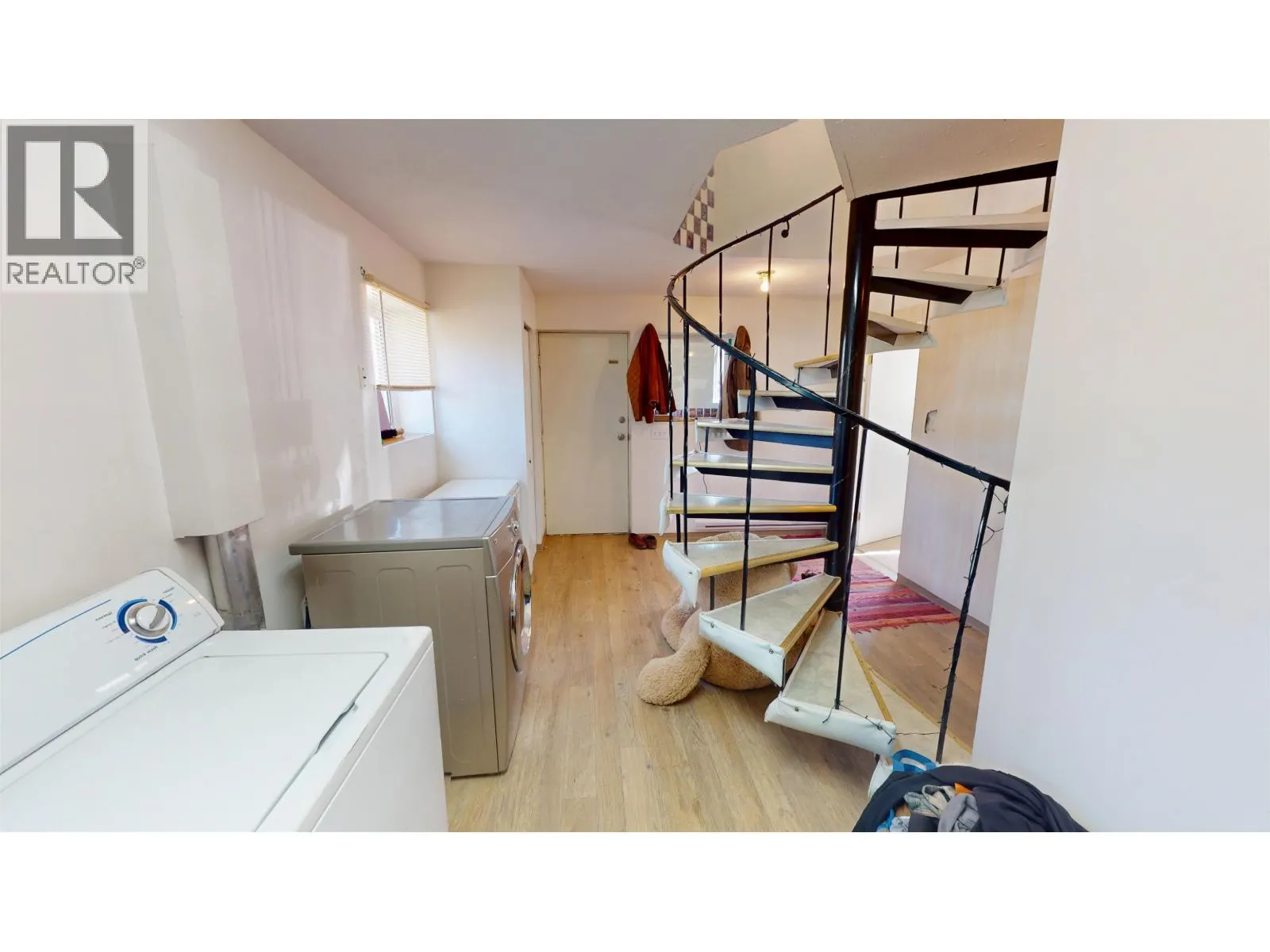 1195-1197 OMEGA ROAD