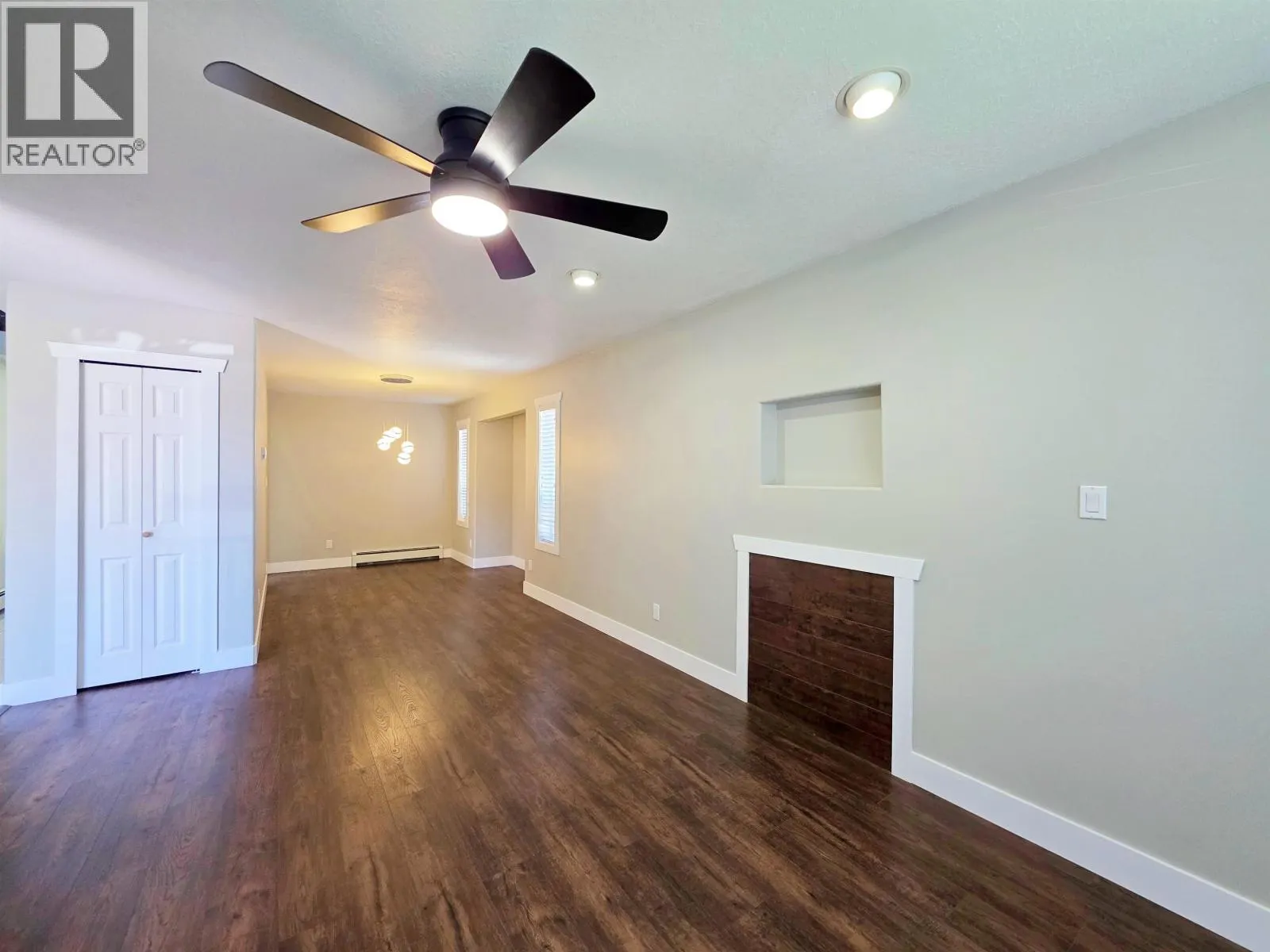 947 LAUREL ROAD