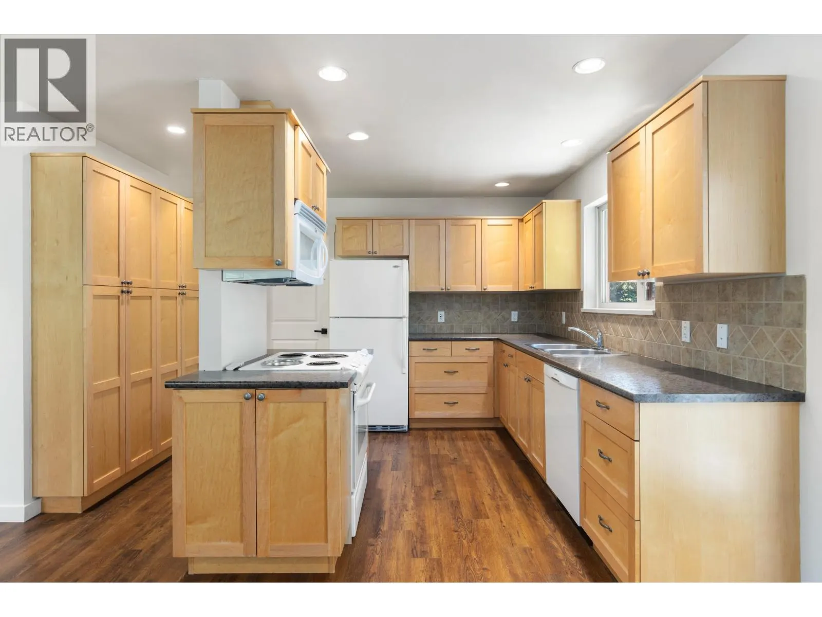 1044 CEDAR GROVE LANE