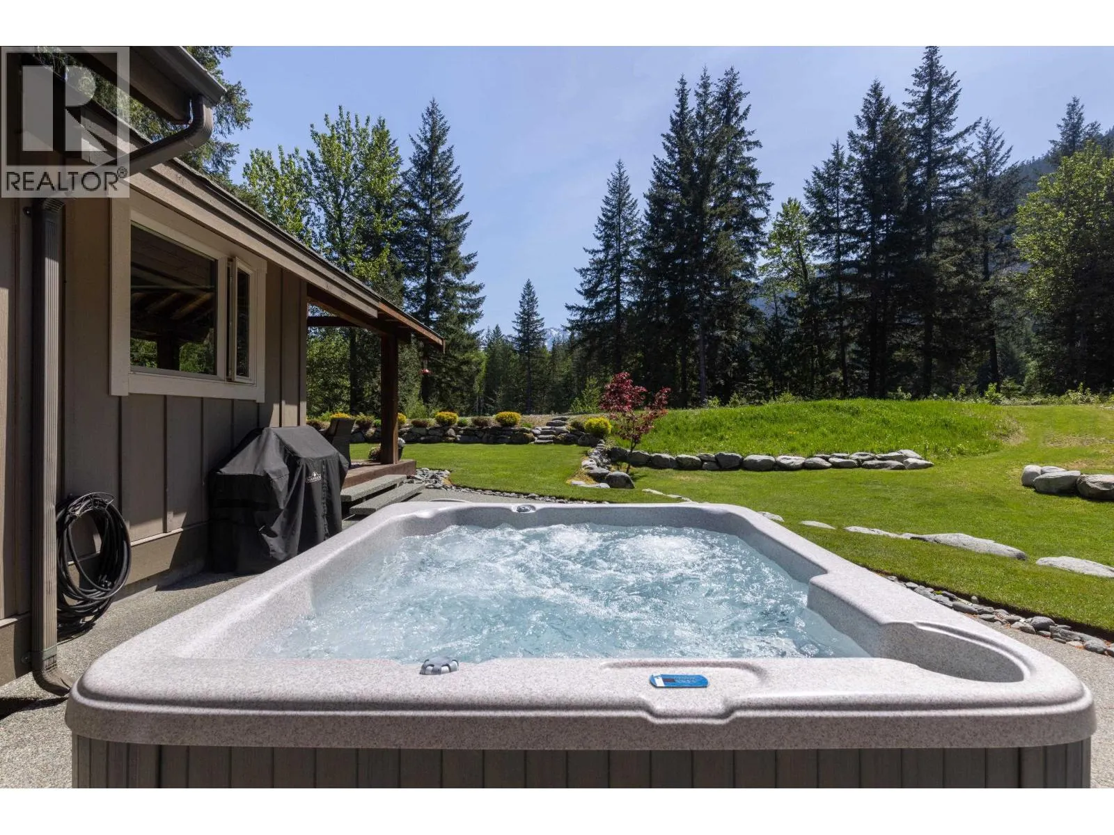 1044 CEDAR GROVE LANE