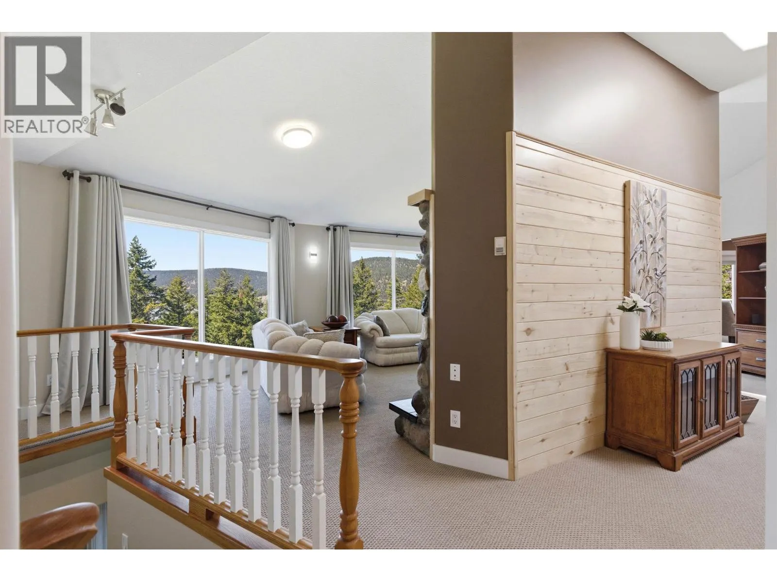 2104 AQUA VIEW PLACE