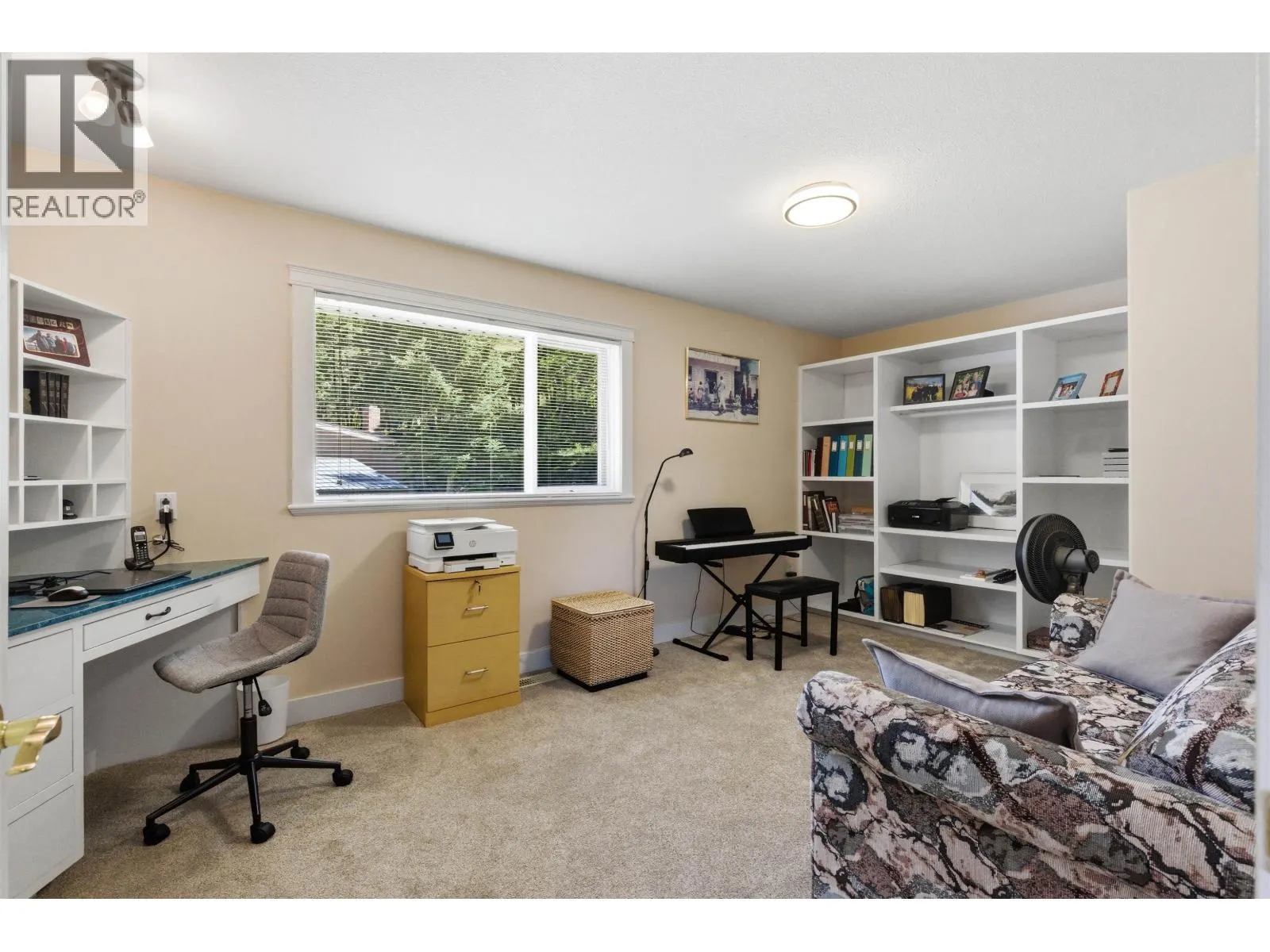 2104 AQUA VIEW PLACE