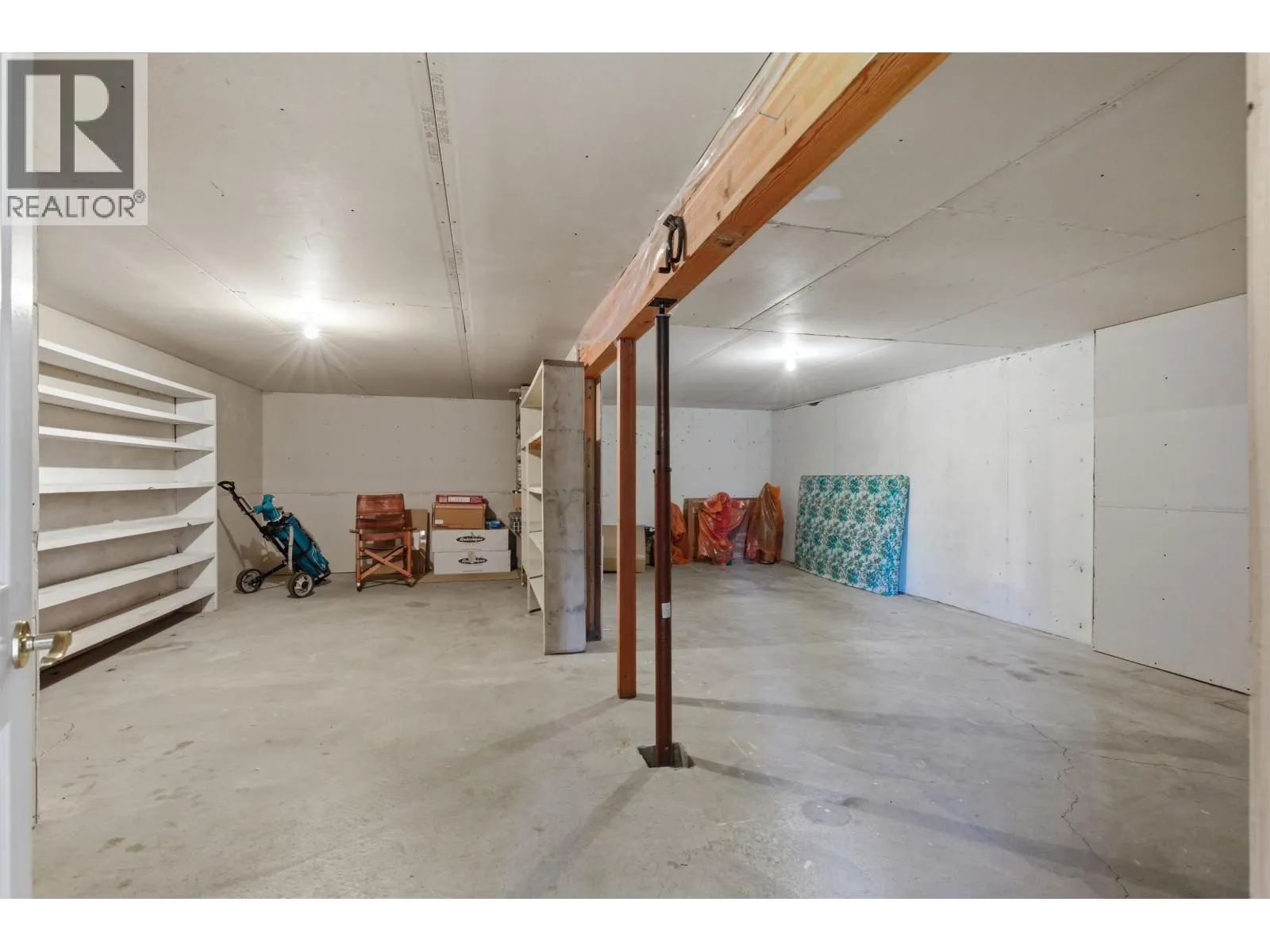 2104 AQUA VIEW PLACE