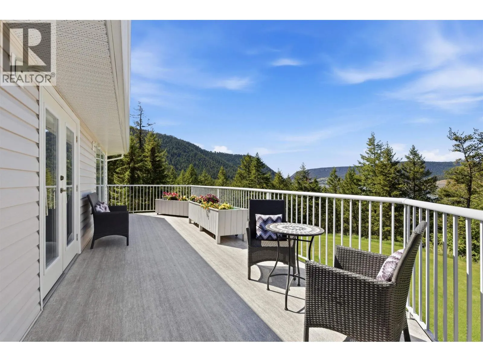 2104 AQUA VIEW PLACE