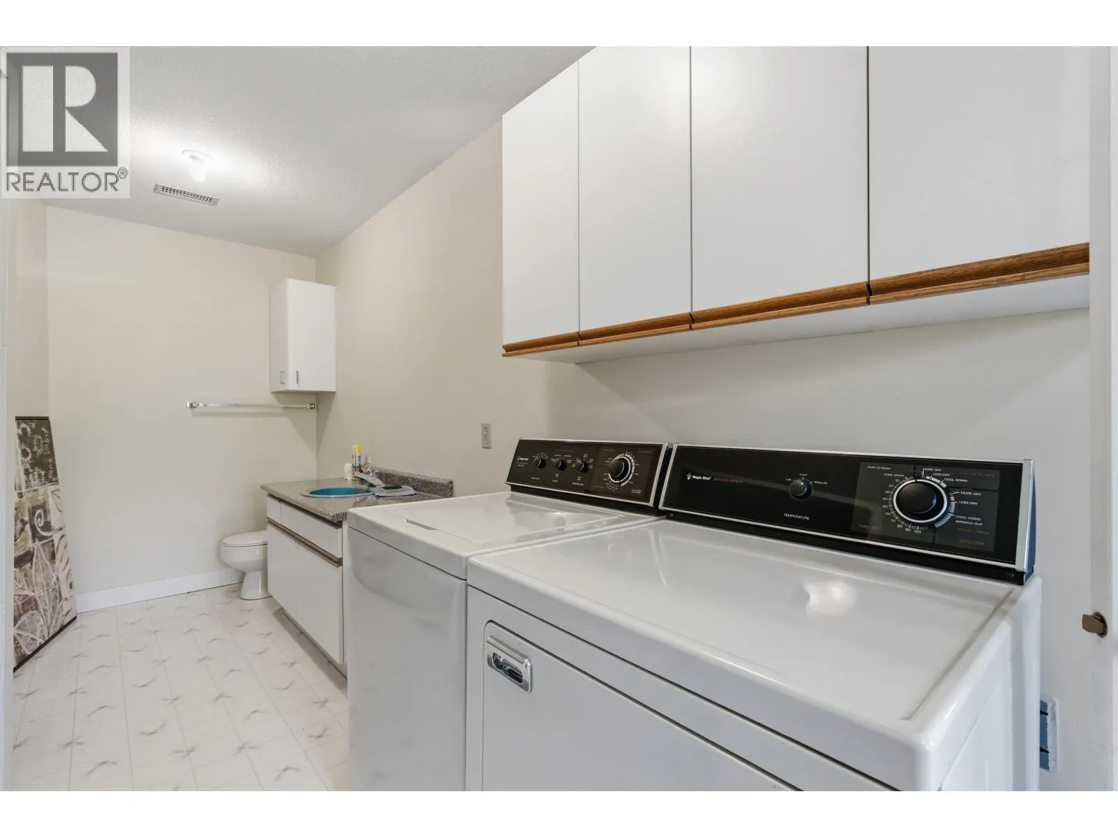 2104 AQUA VIEW PLACE