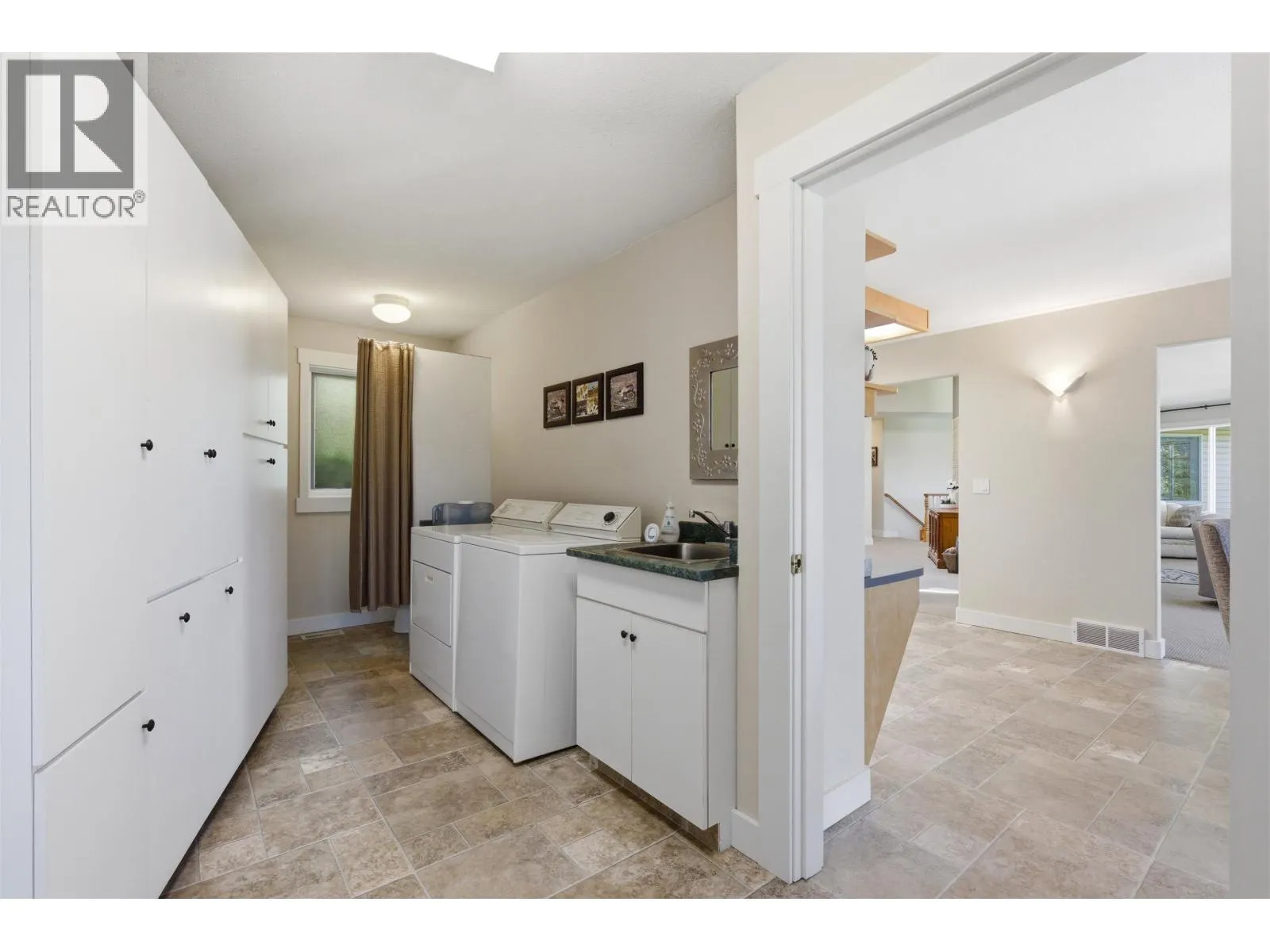 2104 AQUA VIEW PLACE