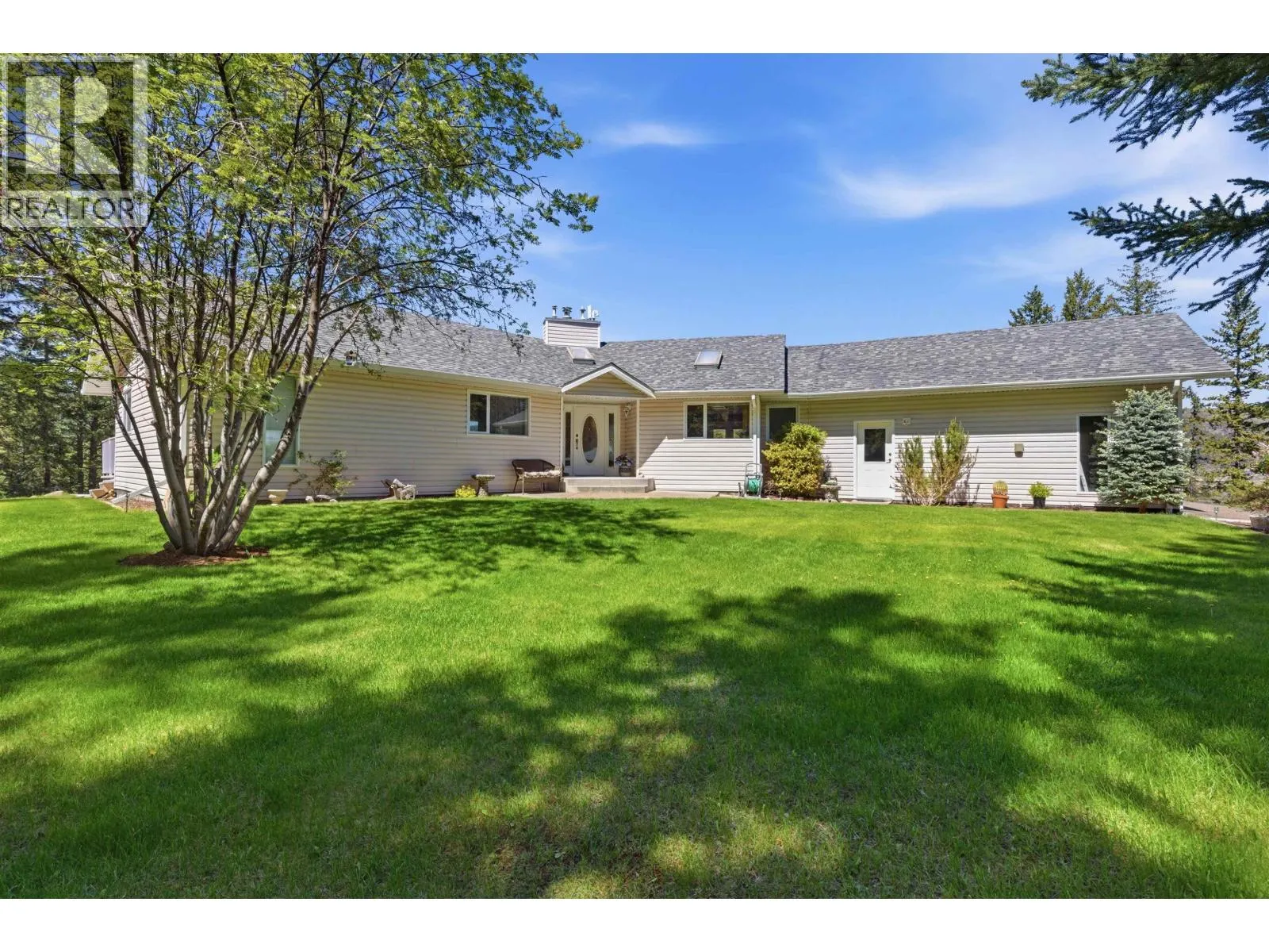 2104 AQUA VIEW PLACE