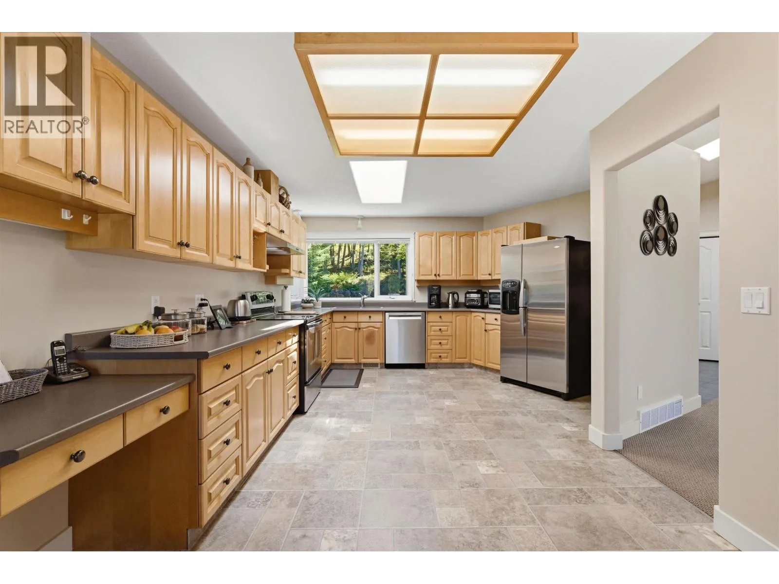 2104 AQUA VIEW PLACE