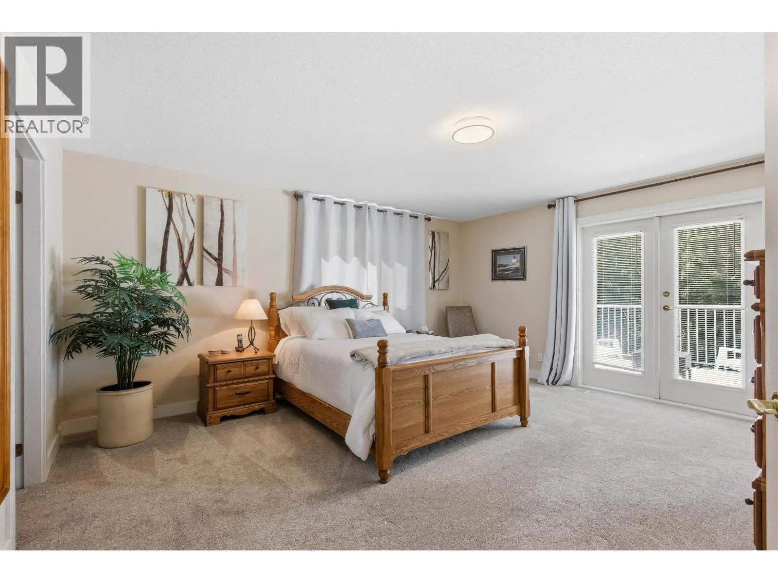 2104 AQUA VIEW PLACE