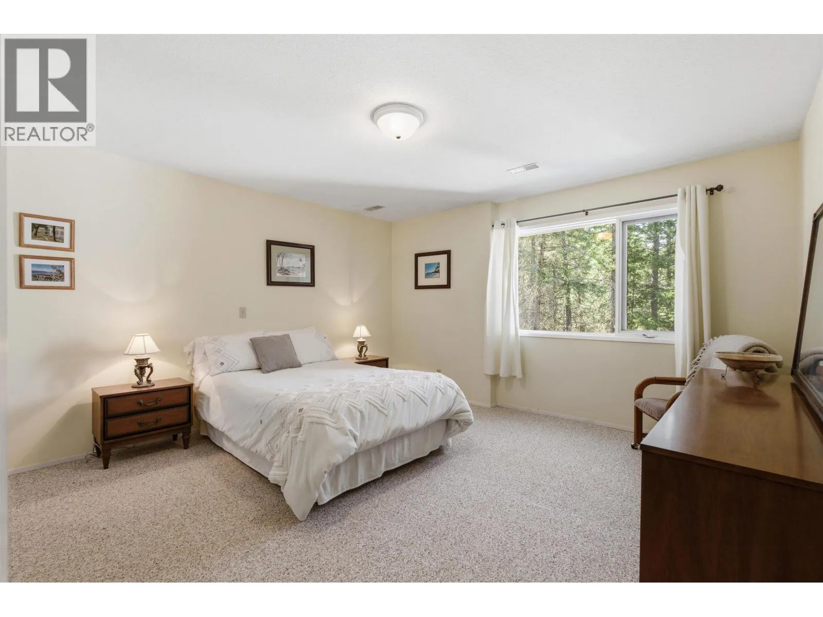 2104 AQUA VIEW PLACE