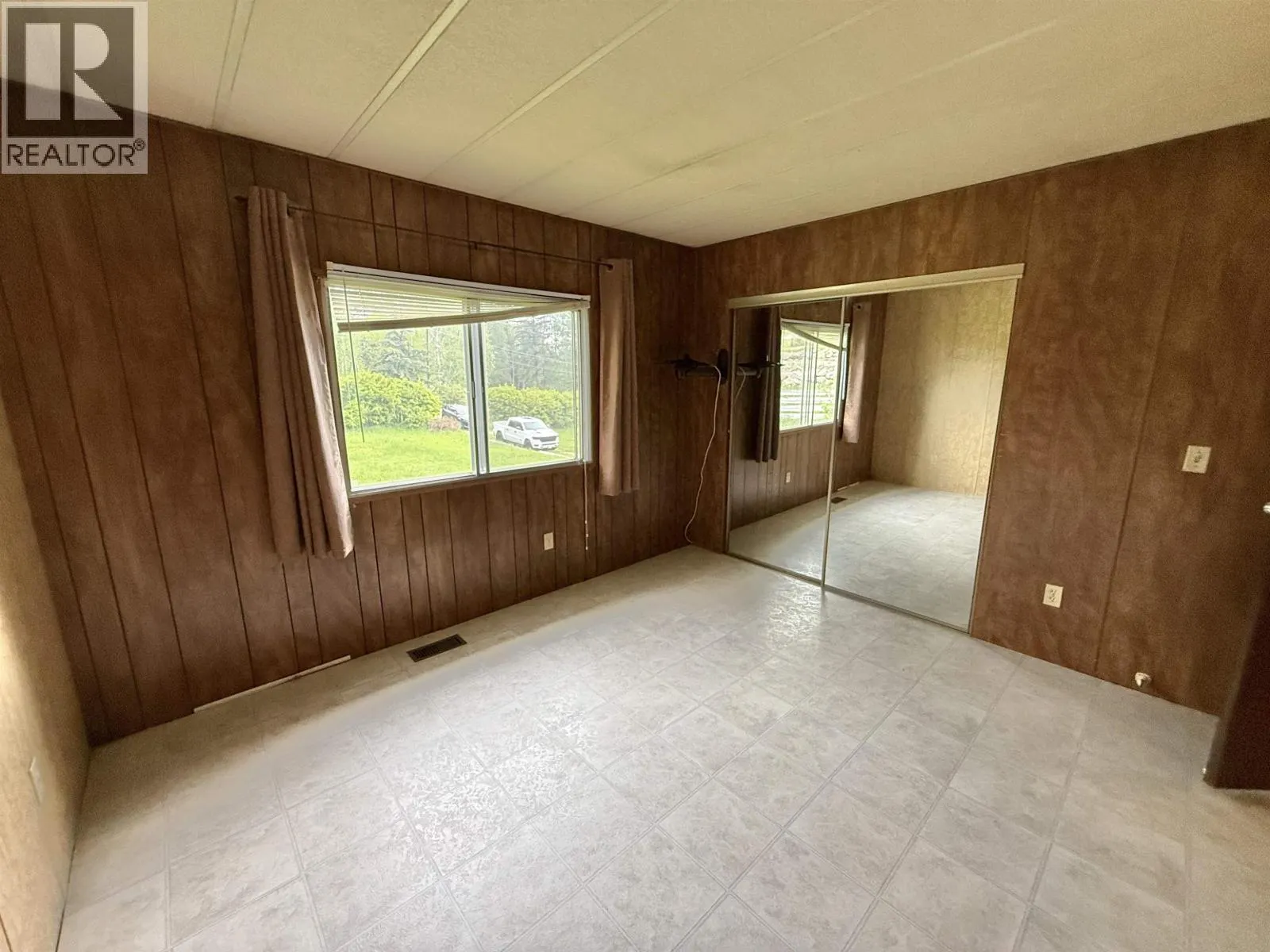 3813 LOLOFF CRESCENT