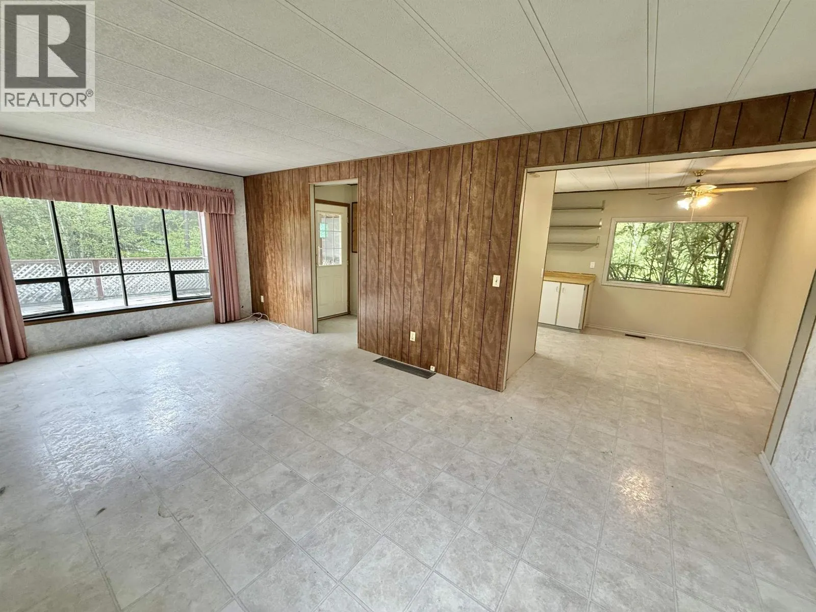 3813 LOLOFF CRESCENT