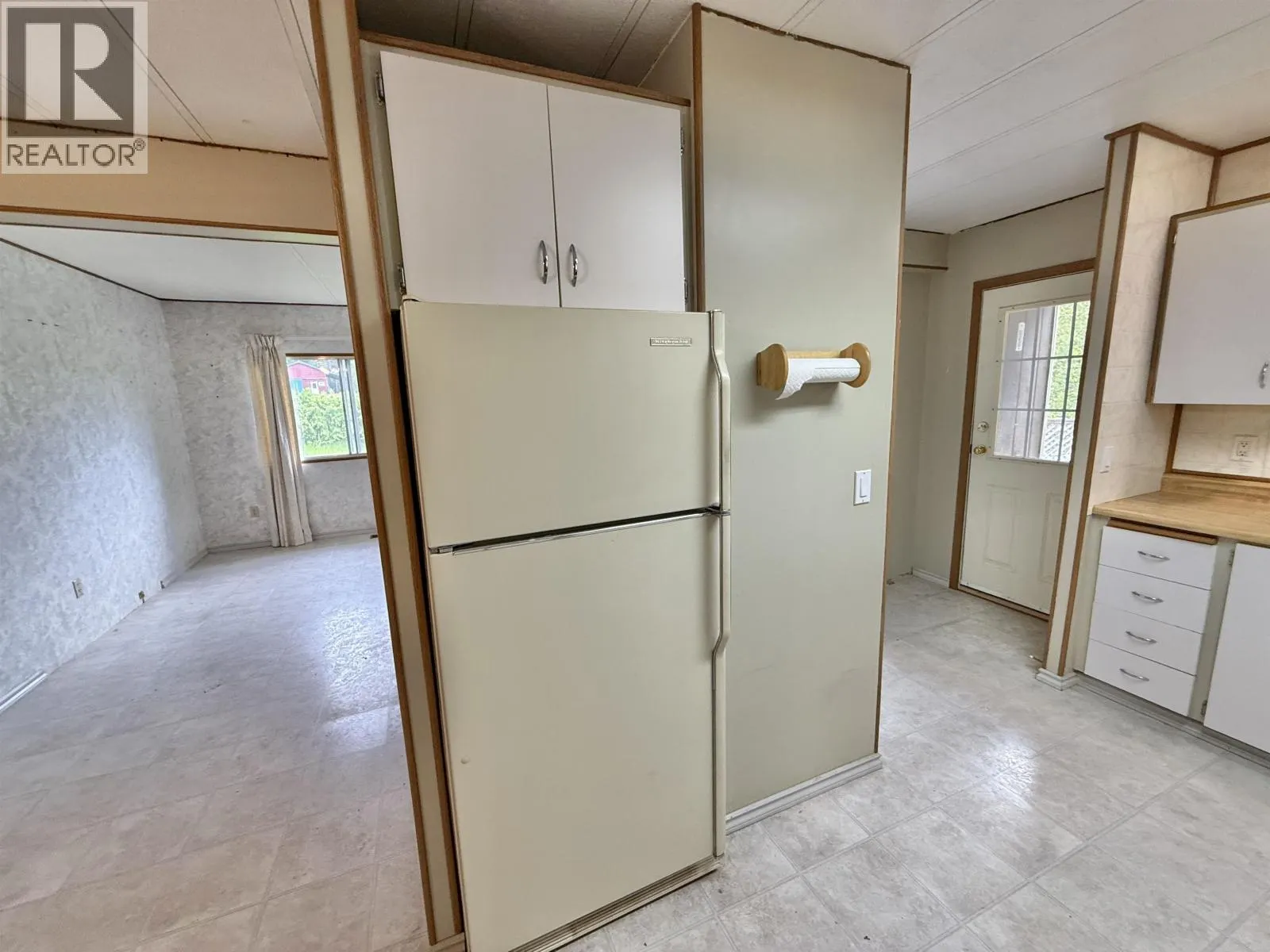 3813 LOLOFF CRESCENT