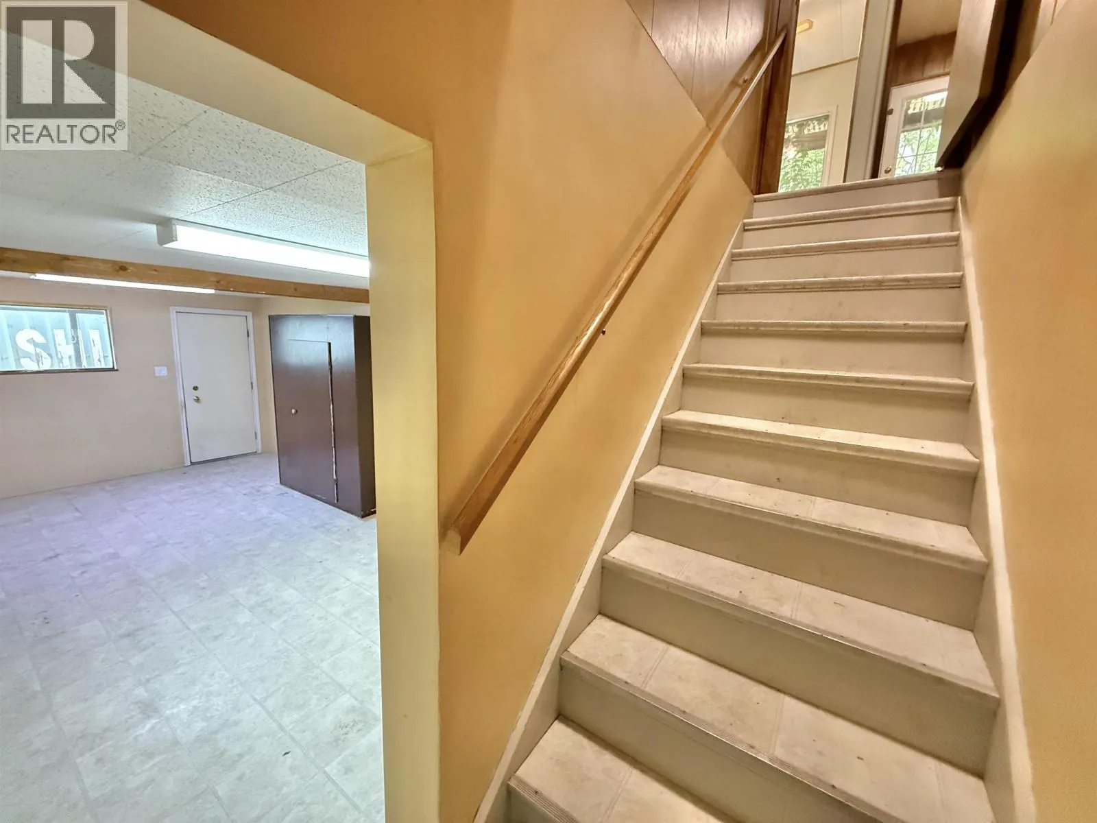 3813 LOLOFF CRESCENT