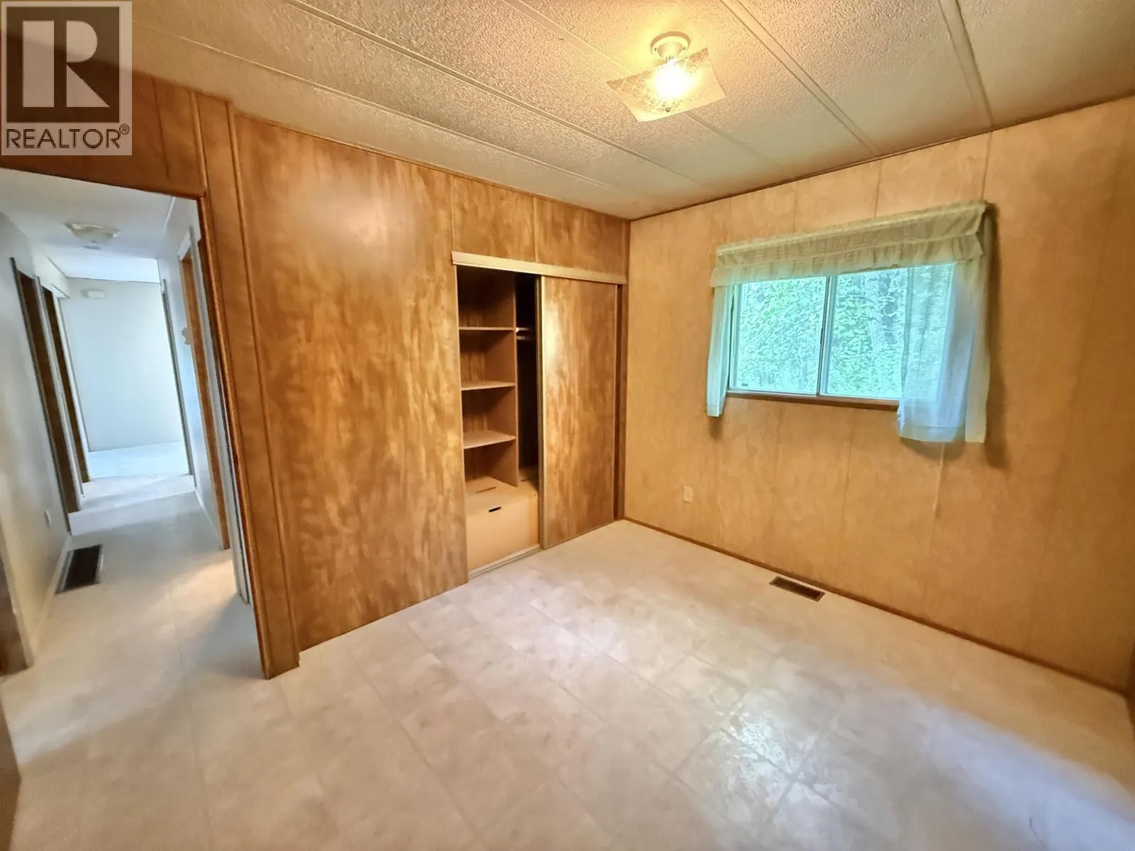 3813 LOLOFF CRESCENT